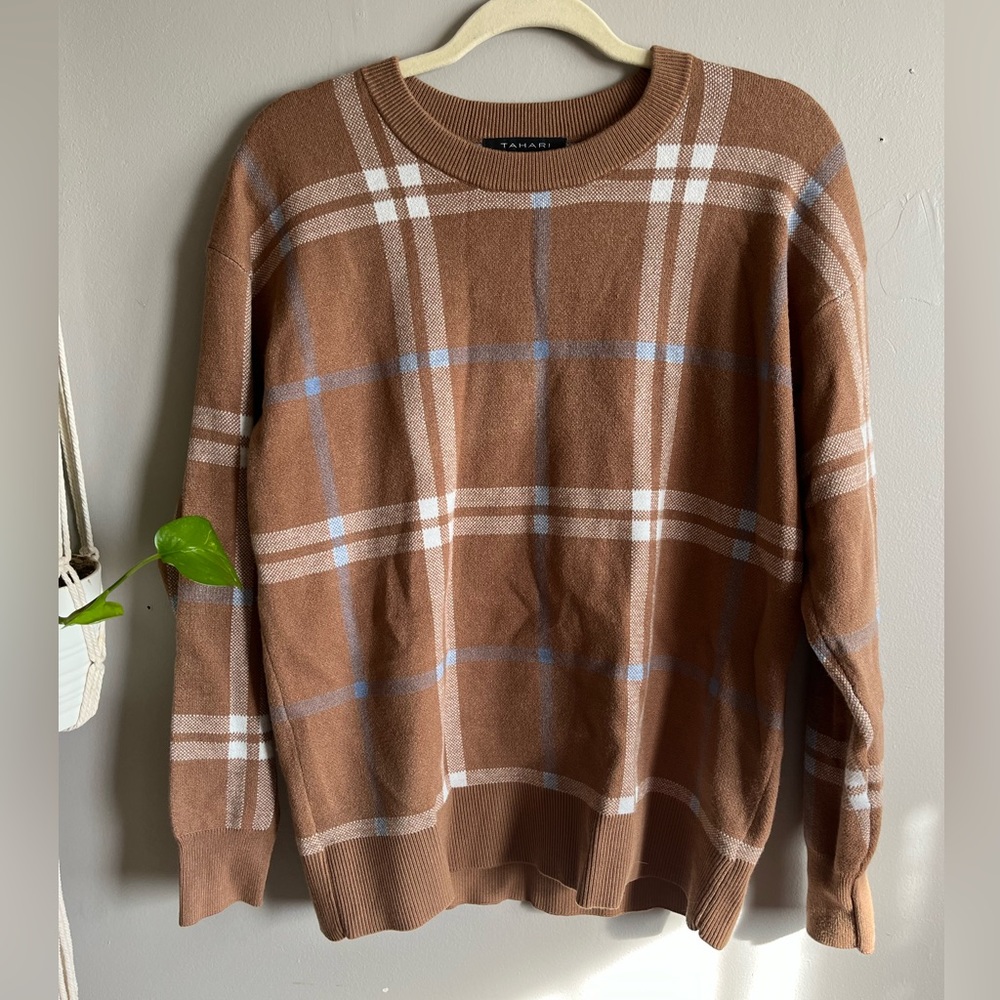 Tahari crew neck plaid sweater size large
